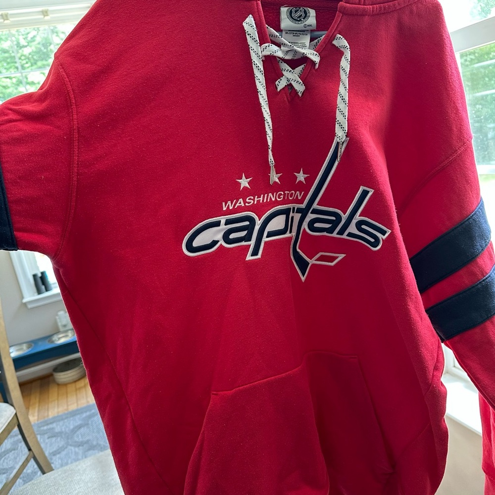 Men’s NHL Hoodie, size Large. Great condition.